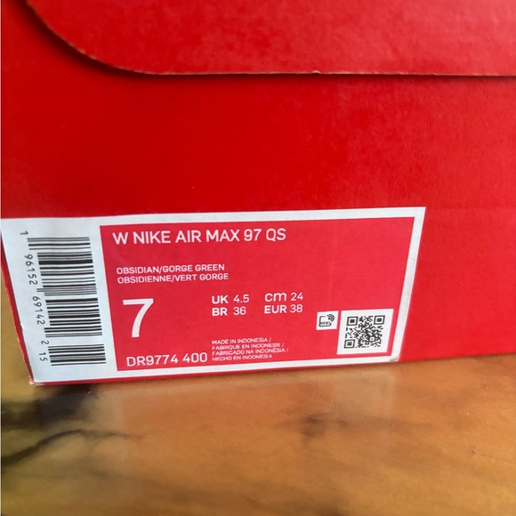 Used a few times, condition as pictured.Size 7 - Picture 7 of 12